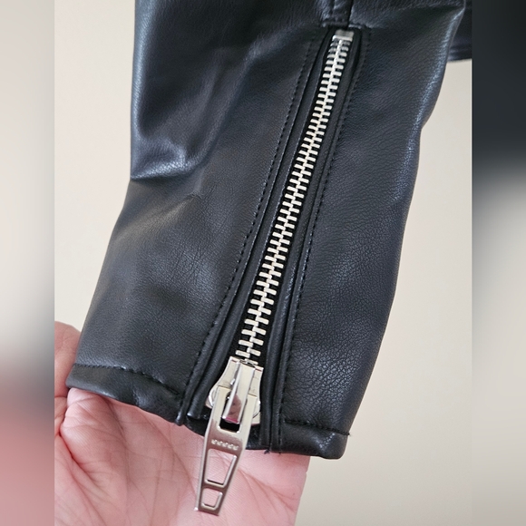 BlankNYC Black Faux Leather Edgy Moto Jacket Size Medium #12-20 - Picture 7 of 13